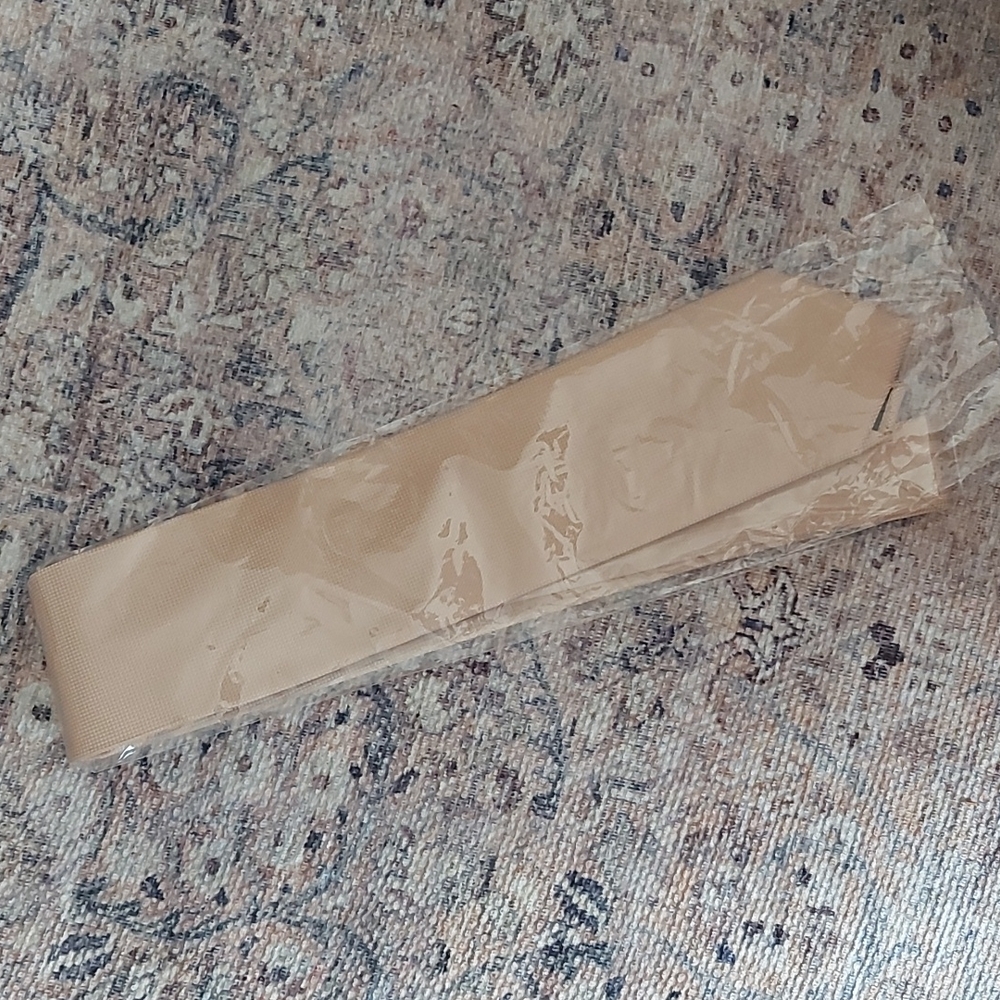 NWT brand new light yellow tie